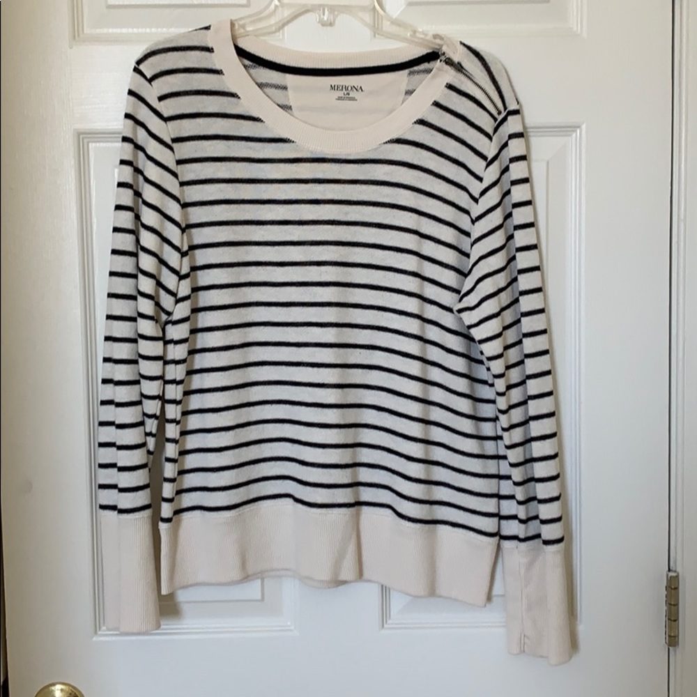 Women’s sweater